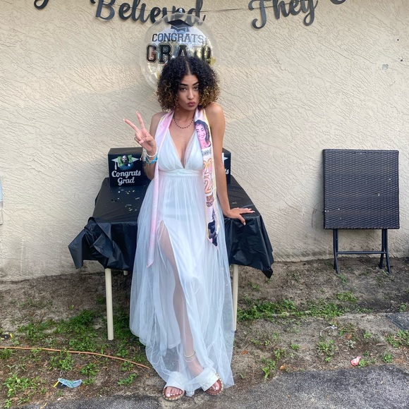 White prom/ event dress with slits, size small & worn 2 times - Picture 5 of 12